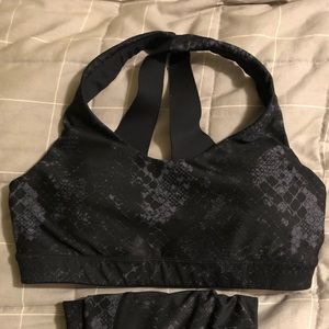 Old Navy Powersoft Sports Bra and Leggings Set